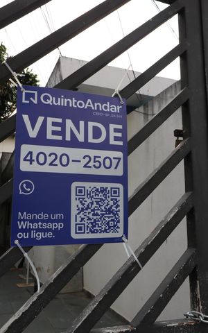 Casa à venda com 450m², 8 quartos e 2 vagasPlaca