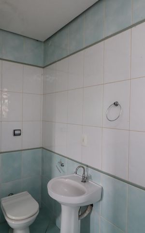 Casa à venda com 450m², 8 quartos e 2 vagasBanheiro 1