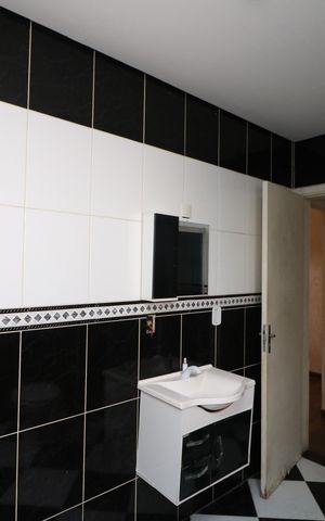 Casa à venda com 450m², 8 quartos e 2 vagasBanheiro da Suíte 2