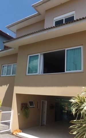 Casa à venda com 480m², 4 quartos e 4 vagas