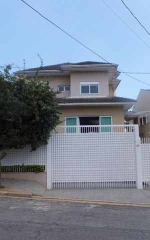 Casa à venda com 480m², 4 quartos e 4 vagas