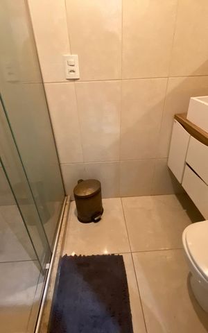 Apartamento à venda com 64m², 3 quartos e 3 vagas Apartamento à venda com 64m², 3 quartos e 3 vagasBanheiro Social