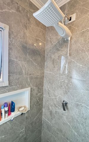 Apartamento à venda com 100m², 2 quartos e 2 vagas Apartamento à venda com 100m², 2 quartos e 2 vagasBanheiro da Suíte