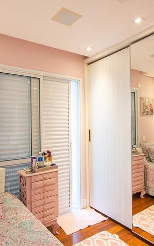 Apartamento à venda com 201m², 4 quartos e 4 vagas Apartamento à venda com 201m², 4 quartos e 4 vagasQuarto
