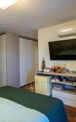 Apartamento à venda com 201m², 4 quartos e 4 vagas Apartamento à venda com 201m², 4 quartos e 4 vagasSuíte