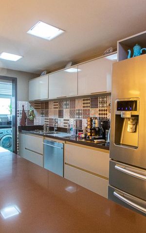 Apartamento à venda com 201m², 4 quartos e 4 vagas Apartamento à venda com 201m², 4 quartos e 4 vagasCozinha