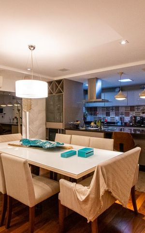 Apartamento à venda com 201m², 4 quartos e 4 vagas Apartamento à venda com 201m², 4 quartos e 4 vagasSala
