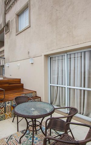 Apartamento à venda com 201m², 4 quartos e 4 vagas Apartamento à venda com 201m², 4 quartos e 4 vagasVaranda da sala