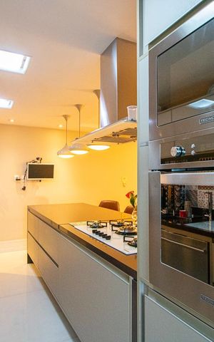 Apartamento à venda com 201m², 4 quartos e 4 vagas Apartamento à venda com 201m², 4 quartos e 4 vagasCozinha