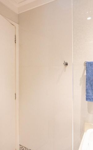 Apartamento à venda com 201m², 4 quartos e 4 vagas Apartamento à venda com 201m², 4 quartos e 4 vagasBanheiro social