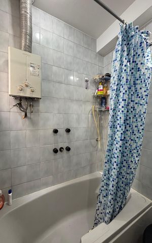 Apartamento à venda com 90m², 2 quartos e sem vaga Apartamento à venda com 90m², 2 quartos e sem vagaBanheiro social