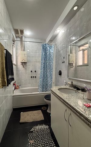 Apartamento à venda com 90m², 2 quartos e sem vaga Apartamento à venda com 90m², 2 quartos e sem vagaBanheiro social