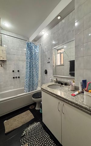 Apartamento à venda com 90m², 2 quartos e sem vaga Apartamento à venda com 90m², 2 quartos e sem vagaBanheiro social