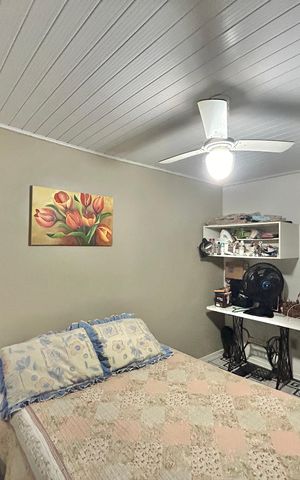 Casa à venda com 88m², 2 quartos e 1 vagaQuarto