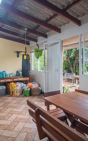 Casa à venda com 300m², 4 quartos e 2 vagasÁrea comum - Churrasqueira