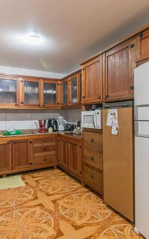 Casa à venda com 300m², 4 quartos e 2 vagasCozinha