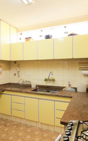 Casa à venda com 703m², 5 quartos e 3 vagas Casa à venda com 703m², 5 quartos e 3 vagasCozinha