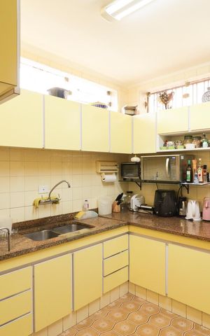 Casa à venda com 703m², 5 quartos e 3 vagas Casa à venda com 703m², 5 quartos e 3 vagasCozinha