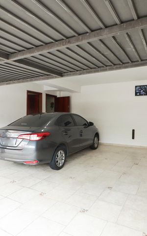 Casa à venda com 703m², 5 quartos e 3 vagas Casa à venda com 703m², 5 quartos e 3 vagasÁrea comum
