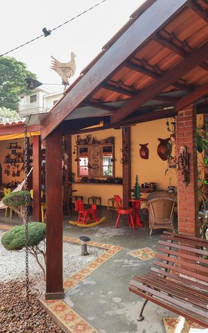 Casa à venda com 703m², 5 quartos e 3 vagas Casa à venda com 703m², 5 quartos e 3 vagasÁrea comum
