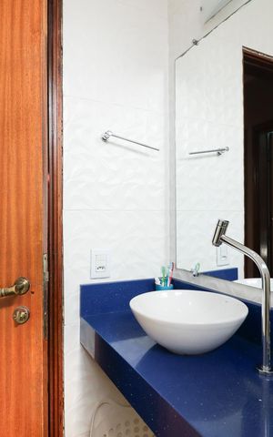 Casa à venda com 703m², 5 quartos e 3 vagas Casa à venda com 703m², 5 quartos e 3 vagasBanheiro Social