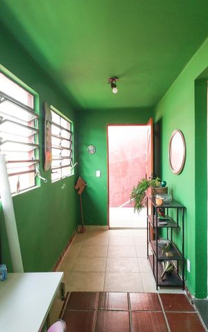 Casa à venda com 703m², 5 quartos e 3 vagas Casa à venda com 703m², 5 quartos e 3 vagasEdicula