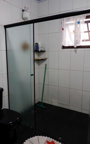 Casa à venda com 300m², 5 quartos e 2 vagas Casa à venda com 300m², 5 quartos e 2 vagasBanheiro da Suíte 4