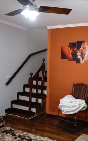 Casa à venda com 300m², 5 quartos e 2 vagas Casa à venda com 300m², 5 quartos e 2 vagasSala