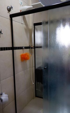 Casa à venda com 300m², 5 quartos e 2 vagas Casa à venda com 300m², 5 quartos e 2 vagasBanheiro da Suíte 2