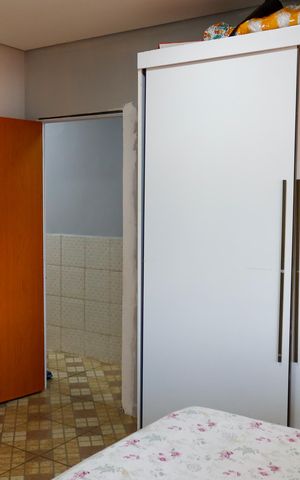 Casa à venda com 300m², 5 quartos e 2 vagas Casa à venda com 300m², 5 quartos e 2 vagasSuíte 1