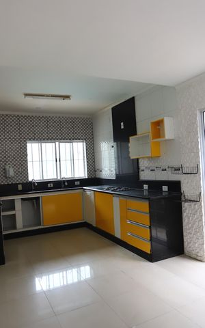 Casa para alugar com 150m², 2 quartos e 2 vagasCozinha