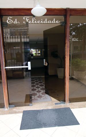 Apartamento à venda com 72m², 2 quartos e 1 vagaFachada e portaria