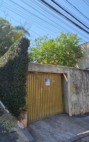 Casa à venda com 230m², 4 quartos e 5 vagasFachada