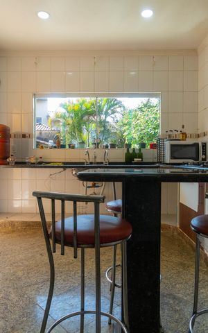 Casa à venda com 230m², 4 quartos e 5 vagasCozinha