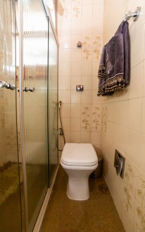 Apartamento à venda com 160m², 4 quartos e 3 vagas Apartamento à venda com 160m², 4 quartos e 3 vagasBanheiro Social