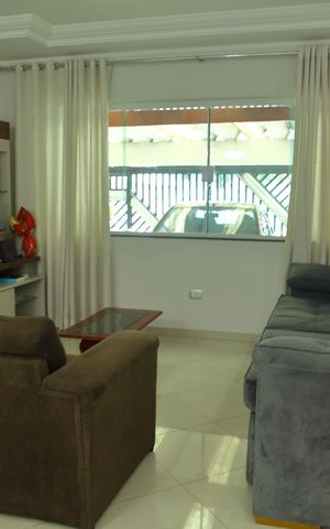 Casa à venda com 250m², 3 quartos e 2 vagasSala