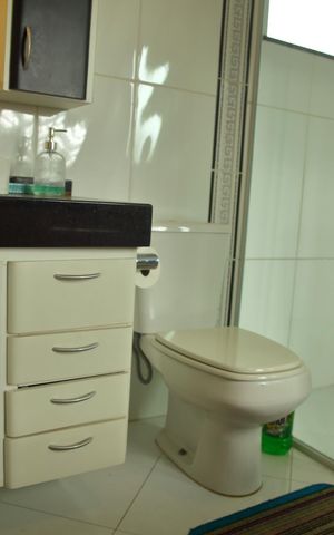 Casa à venda com 250m², 3 quartos e 2 vagasBanheiro da Suíte