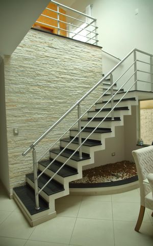Casa à venda com 250m², 3 quartos e 2 vagasSala - acesso quartos