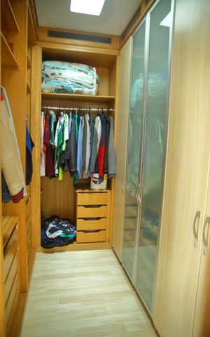 Casa à venda com 250m², 3 quartos e 2 vagasCloset da Suíte
