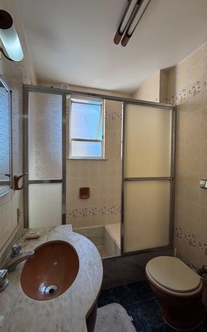 Apartamento à venda com 120m², 3 quartos e 2 vagas Apartamento à venda com 120m², 3 quartos e 2 vagasBanheiro Suíte