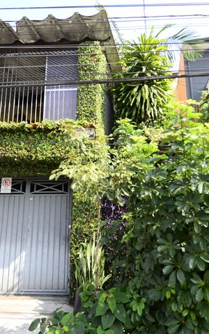 Casa à venda com 385m², 4 quartos e 1 vagaFachada
