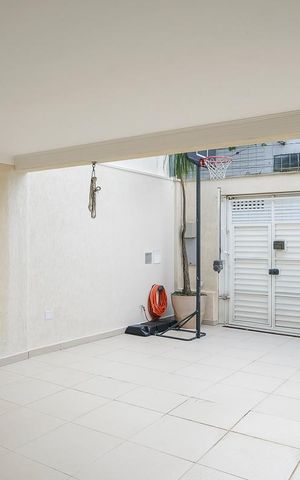 Casa à venda com 173m², 3 quartos e 4 vagasGaragem