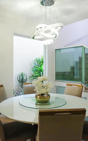 Casa à venda com 173m², 3 quartos e 4 vagasSala