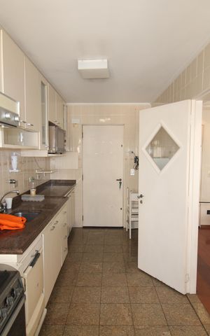 Apartamento à venda com 126m², 3 quartos e 2 vagasCozinha