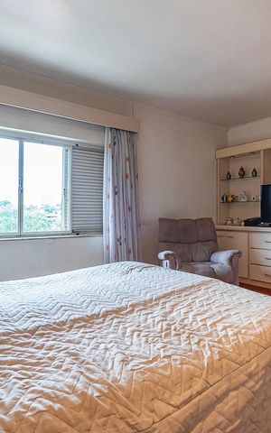 Casa à venda com 280m², 2 quartos e 3 vagas Casa à venda com 280m², 2 quartos e 3 vagasSuíte 1