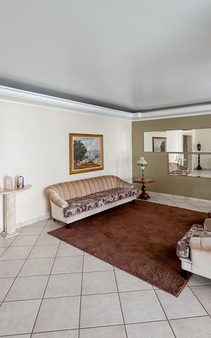 Apartamento à venda com 96m², 2 quartos e 1 vaga Apartamento à venda com 96m², 2 quartos e 1 vagaHall social
