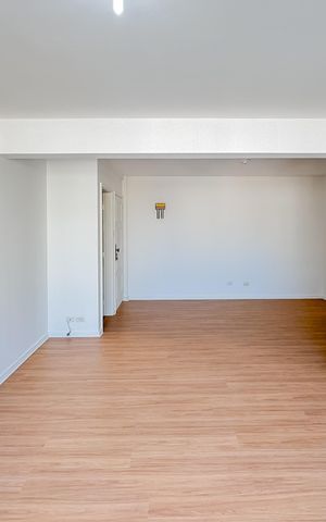 Apartamento à venda com 96m², 2 quartos e 1 vaga Apartamento à venda com 96m², 2 quartos e 1 vagaSala