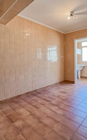 Apartamento à venda com 96m², 2 quartos e 1 vaga Apartamento à venda com 96m², 2 quartos e 1 vagaCozinha