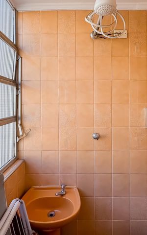 Apartamento à venda com 96m², 2 quartos e 1 vaga Apartamento à venda com 96m², 2 quartos e 1 vagaBanheiro de serviço