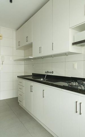 Apartamento à venda com 76m², 2 quartos e 1 vagaCozinha